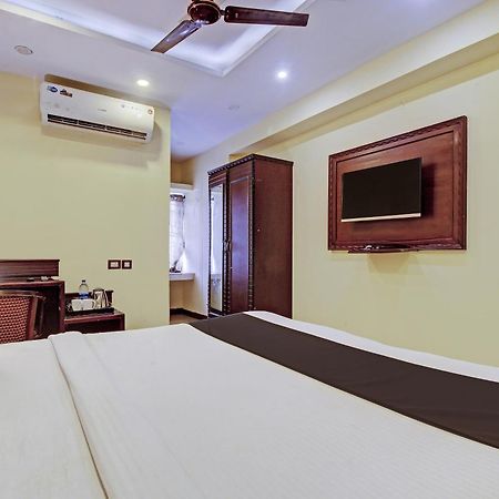 Flagship Grand Sandarshini Inn Near Mgbs Bus Station Hyderabad Exterior photo
