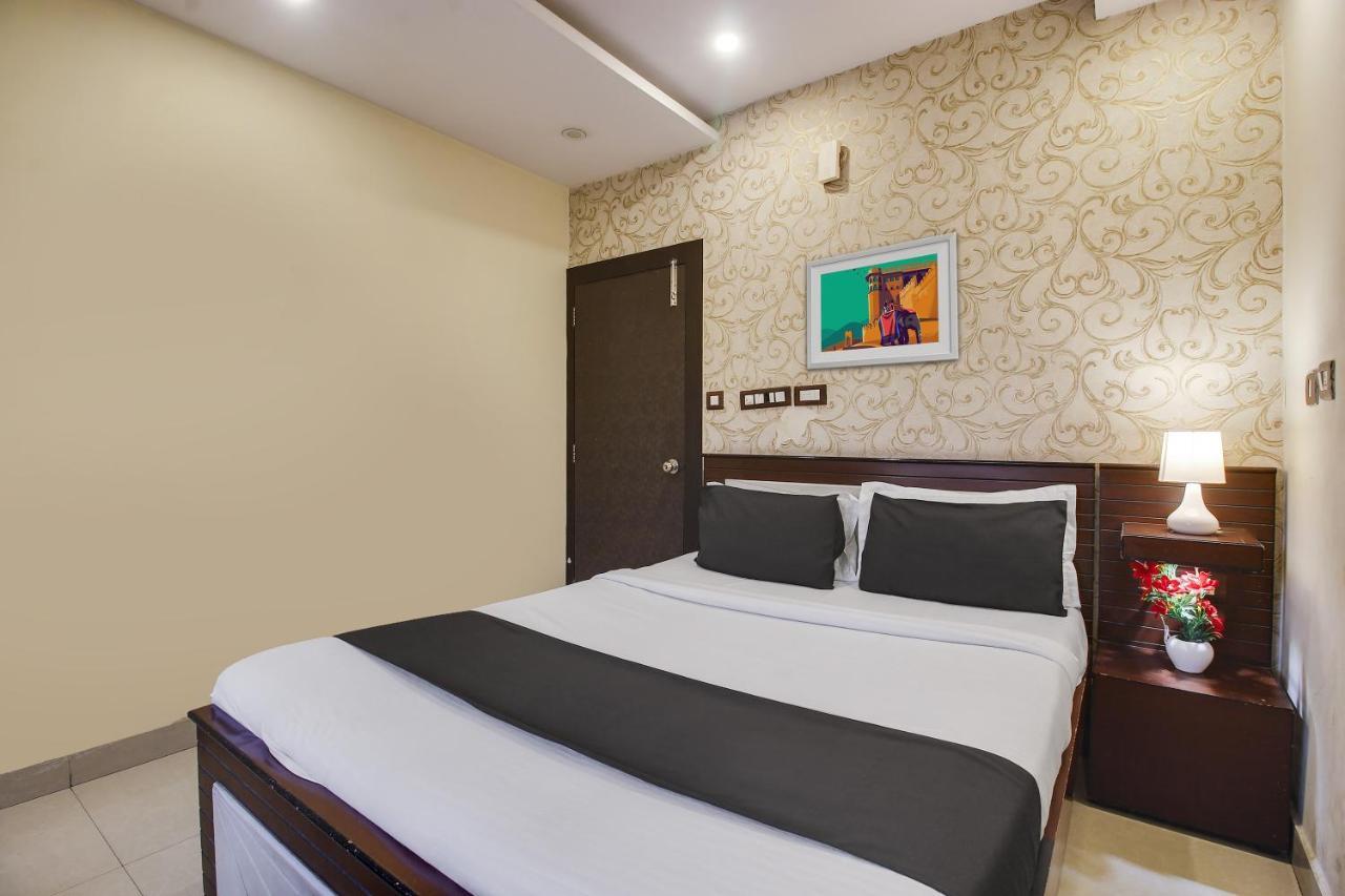 Flagship Grand Sandarshini Inn Near Mgbs Bus Station Hyderabad Exterior photo