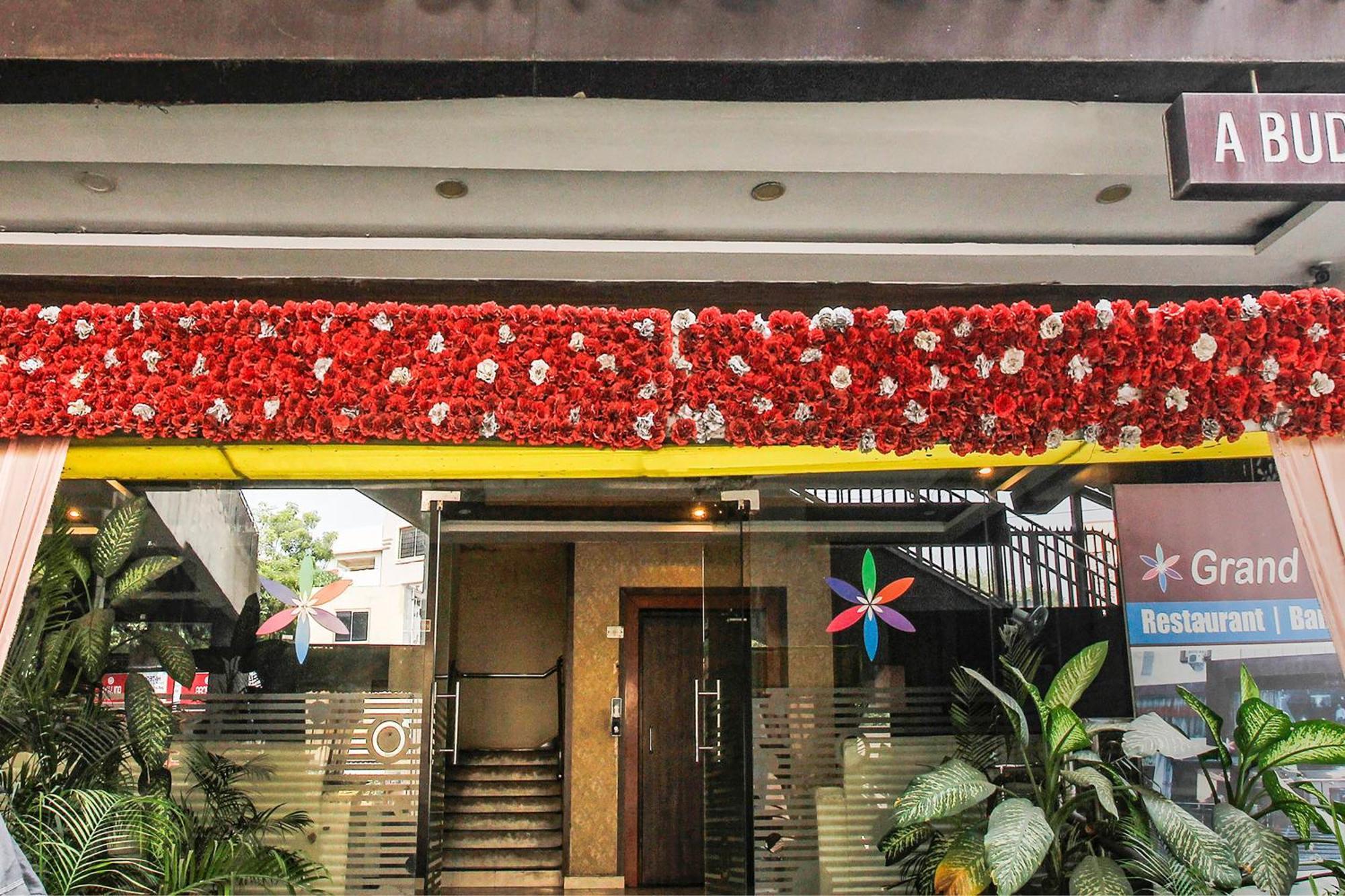 Flagship Grand Sandarshini Inn Near Mgbs Bus Station Hyderabad Exterior photo